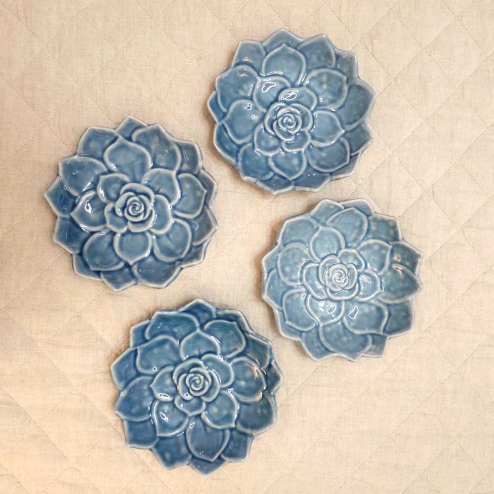 Set of 4 William Sonoma side plates